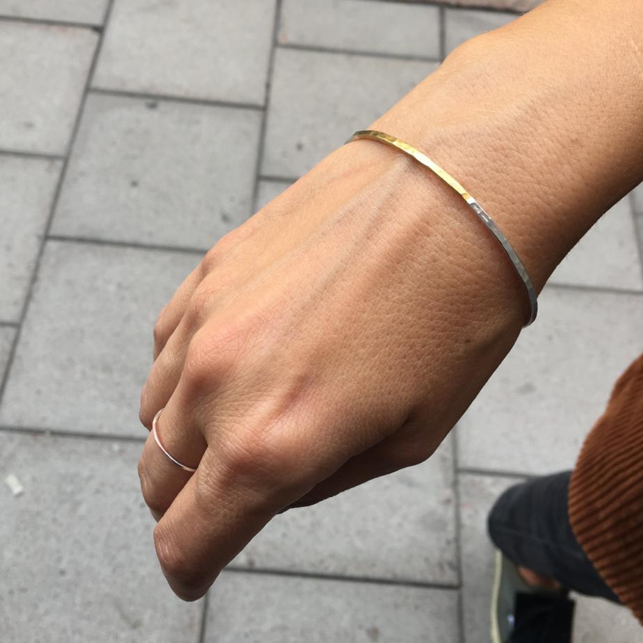 Armband i silver och koppar eller mässing. Handtillverkat i Stockholm.